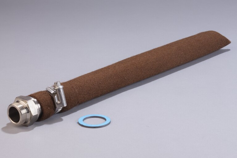 Schrägansicht liegender Vorfilter SP2000/V20-T und PTFE-Klemmring