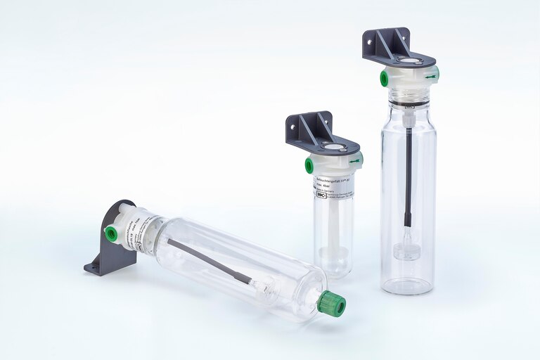 Group overview of different Wash Bottles and Humidifier